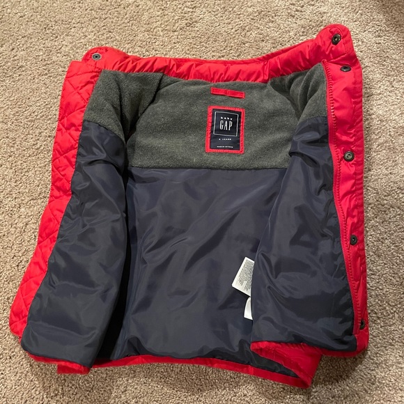 Boys vest red Gap brand - Picture 3 of 3